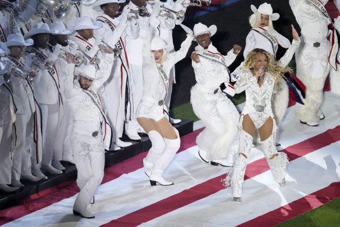 Beyoncé <a href="index.php?page=&url=https%3A%2F%2Fwww.cnn.com%2F2024%2F12%2F25%2Fentertainment%2Fbeyonce-nfl-halftime-show-christmas-day%2Findex.html">performs during halftime at the game</a> between the Houston Texans and the Baltimore Ravens on December 25.