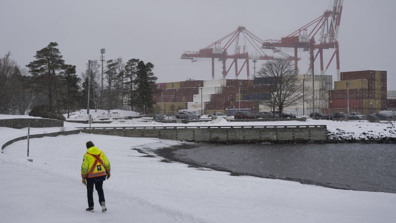 Президентът Доналд Тръмп не обърна напълно 25 тарифите които той