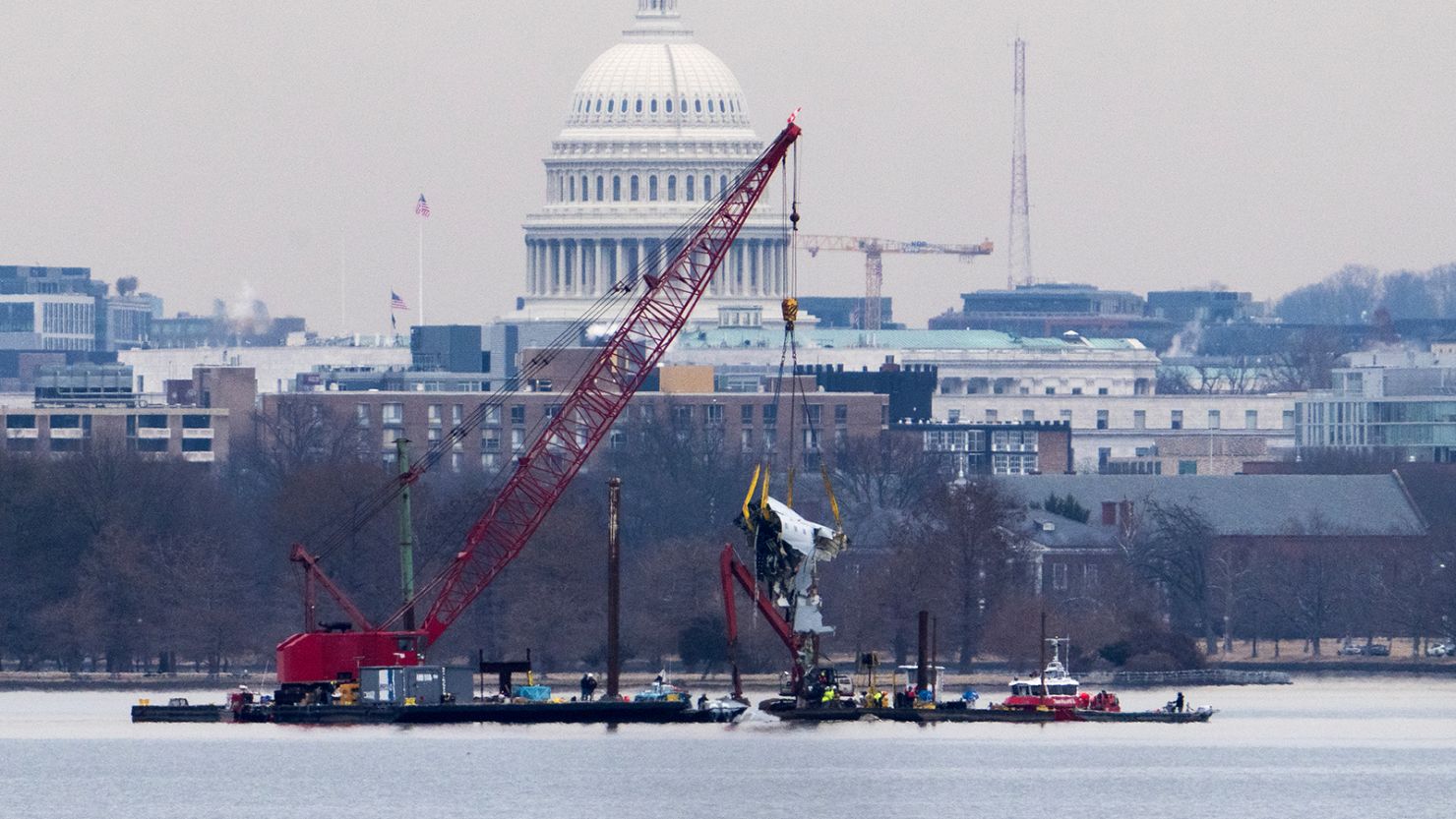 Washington DC plane crash Investigators scan Potomac River on midair