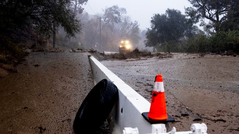 Southern California storms: Region dodges worst of mudslide fears as heavy rains move through