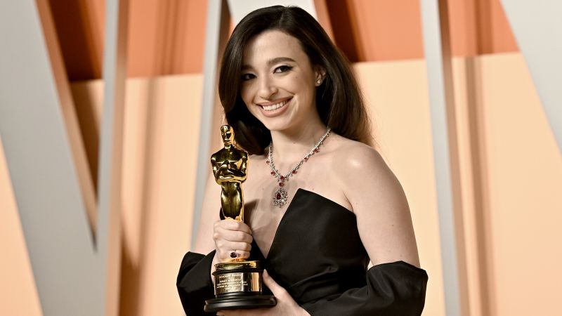 Not even a nearby earthquake could spoil the glitz of the Vanity Fair Oscar party