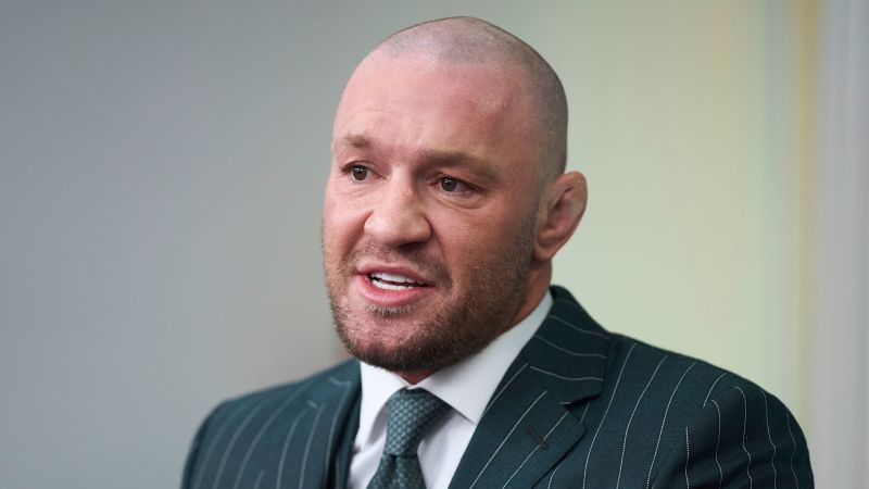 Conor McGregor обявява, че се изпълнява за ирландско председателство на платформата за антиимиграция 