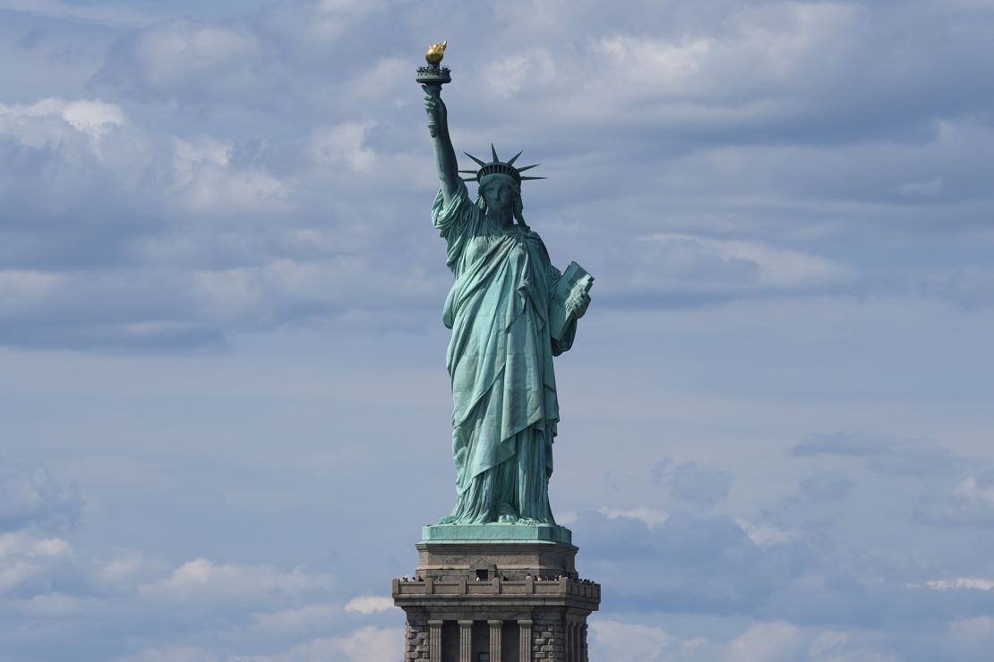 La estatua de la libertad, como se ve en la ciudad de Nueva York hoy.