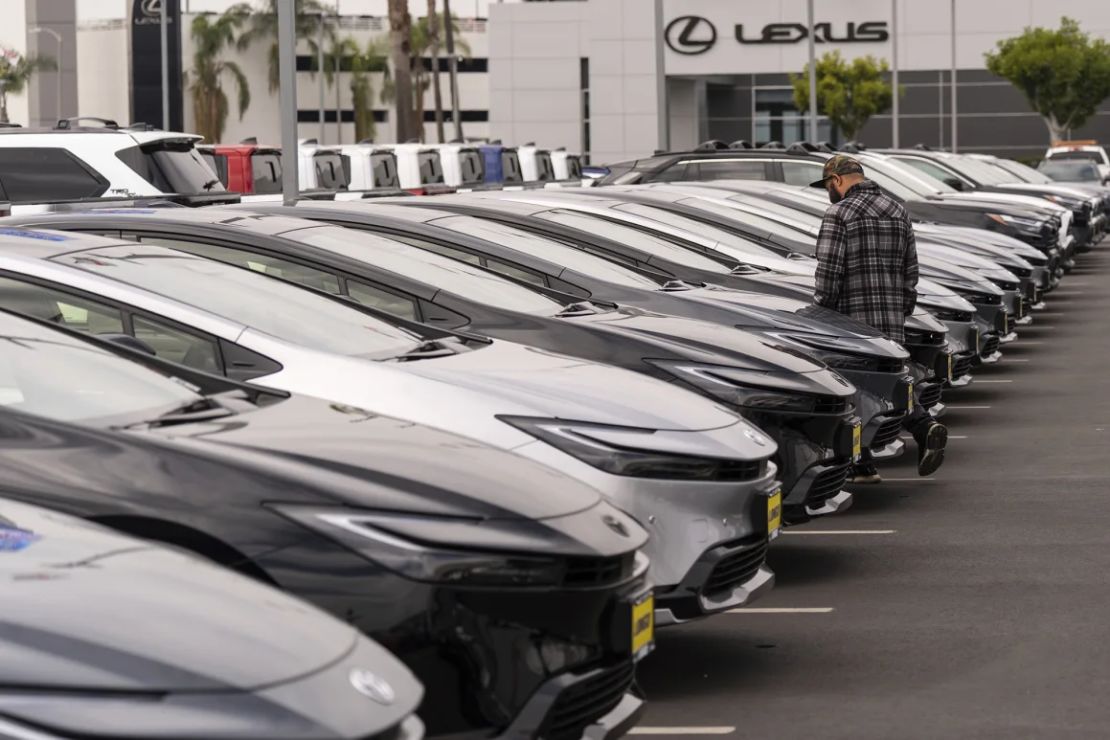 Un concesionario Toyota en El Monte, California, el 27 de marzo de 2025