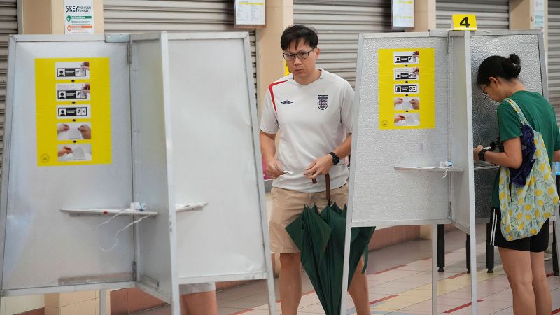 Singapore votes in test of ruling party’s monopoly