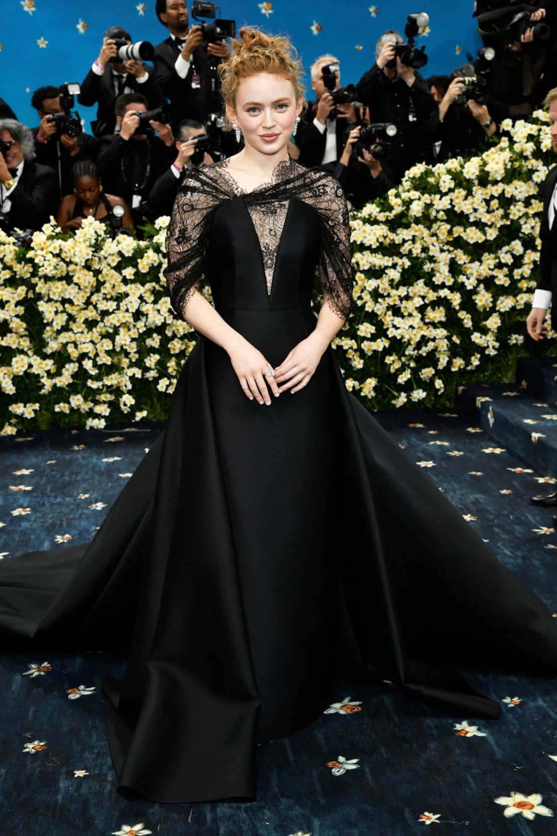 FOTOS | Met Gala 2025: los mejores looks de la noche del dandismo negro Rehmat Boutique Sadie Sink.