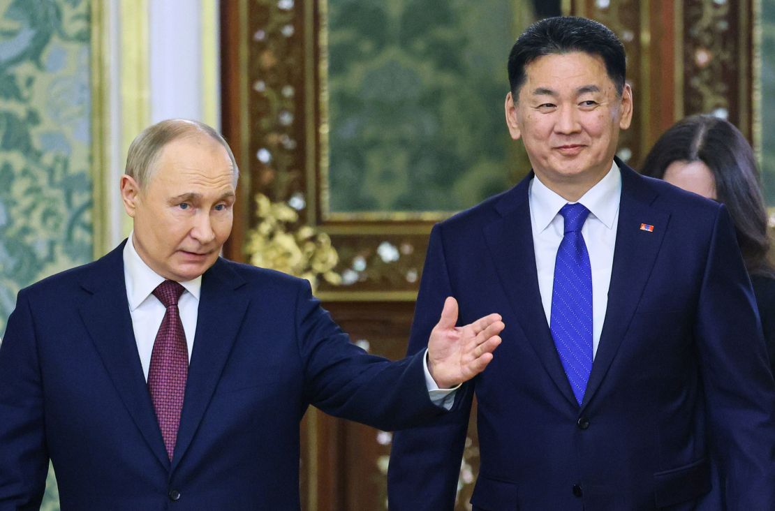 Russian President Vladimir Putin and Mongolian President Khurelsukh Ukhnaa at the Kremlin in Moscow, Russia, on May 7, 2025.
