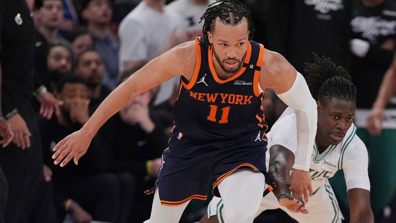Knicks come up huge at home to take 3-1 lead over Celtics as Boston loses star to apparent leg injury Knicks come up huge at home to take 3-1 lead over Celtics as Boston loses star to apparent leg injury