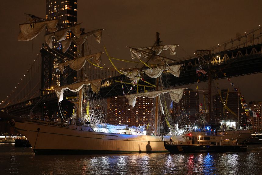 A New York Police Department harbor unit prepares to board the Cuauhtémoc Saturday.