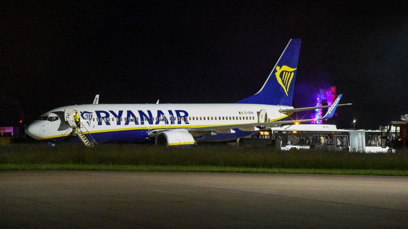 Nine injured after Ryanair flight hits turbulence