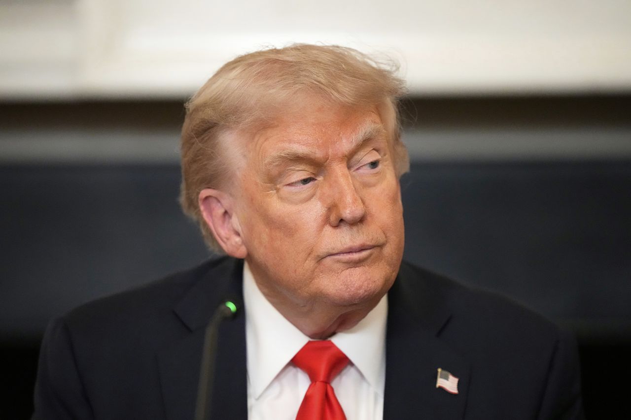 Президент Дональд Трамп відвідує зустріч з братським орденом поліції в державній їдальні Білого дому, 5 червня у Вашингтоні.