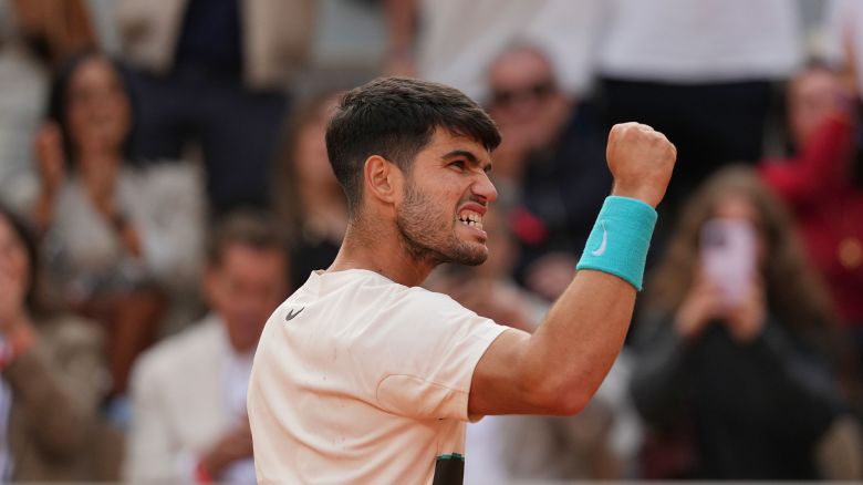 Carlos Alcaraz celebrates during the final at Roland Garros.