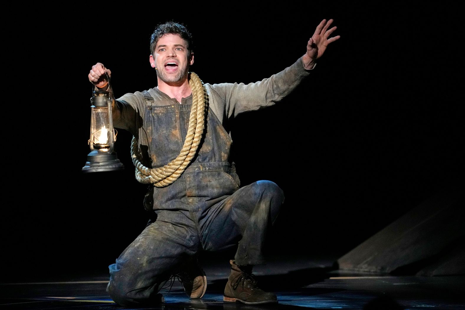 Jeremy Jordan performs a medley from "Floyd Collins."