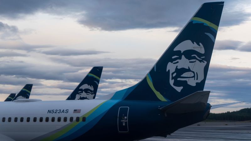 вижте всички теми Връзка копирана Следвайте Полет на Alaska Airlines