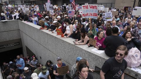 Demonstrators take part in the "No Kings Day" protest, Saturday, June 14, 2025, in Chicago. (AP Photo/Nam Y. Huh)