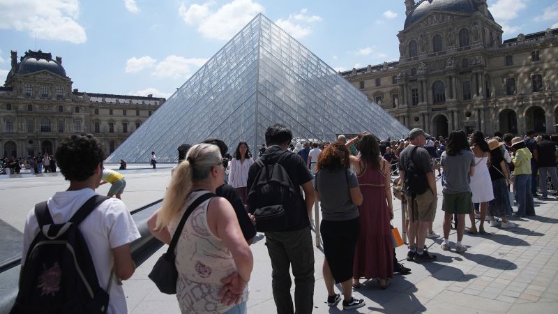 Louvre shuts its doors, overwhelmed and understaffed – a warning sign for global overtourism