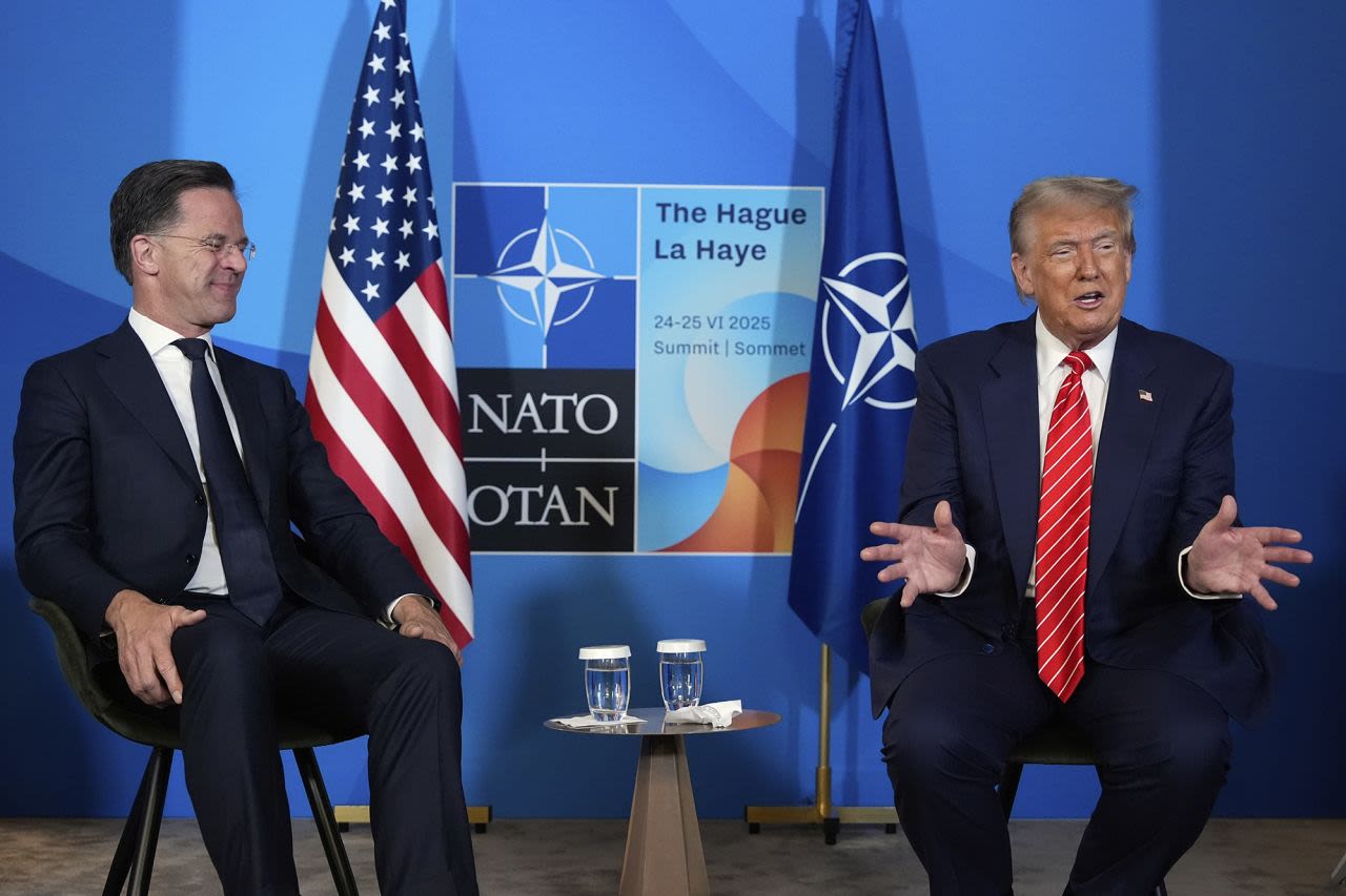 El presidente Donald Trump se reúne con el secretario general de la OTAN, Mark Rutte, en la cumbre de la OTAN en La Haya el 25 de junio.