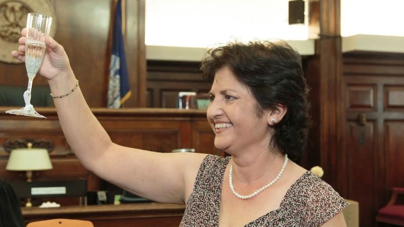 Iranische Mutter nach Intervention des republikanischen Mehrheitsführers ...