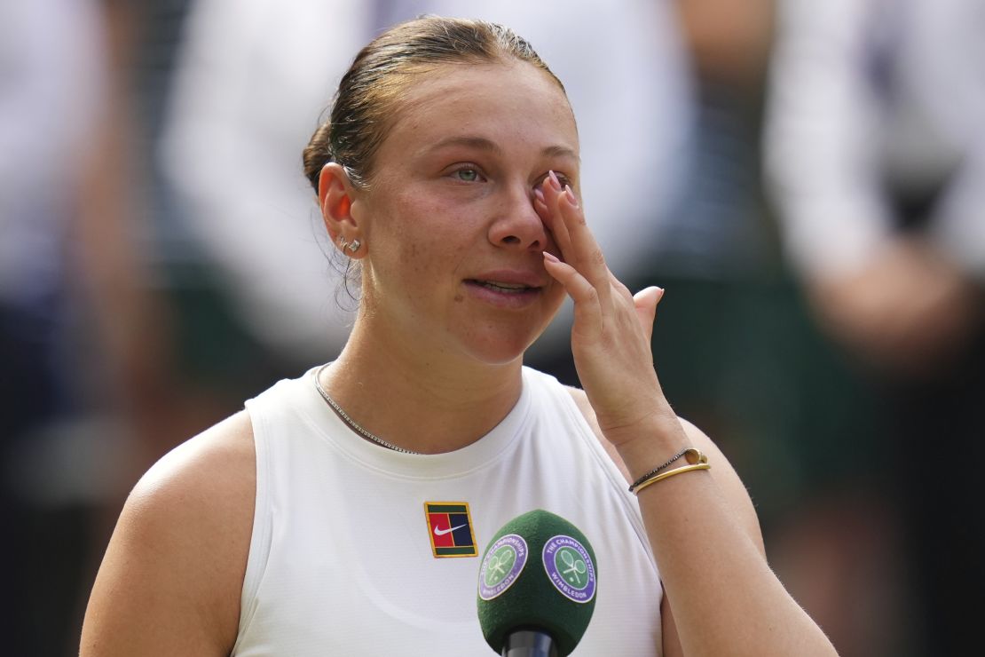 Anisimova showed resilience by completing her on-court interview after the final.