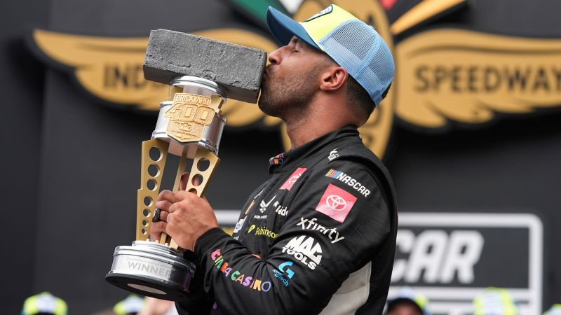 Вижте всички теми Връзка копирана Следвайте Bubba Wallace стана първият