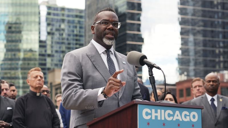 Вижте всички теми Връзка копирана Следвайте Губернаторът на Илинойс JB