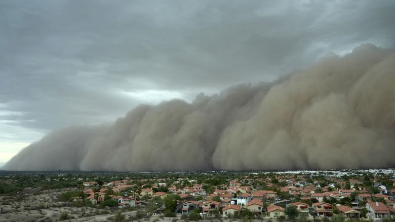 Massive dust storm slams Phoenix, causing damage, airport delays and power outages | CNN