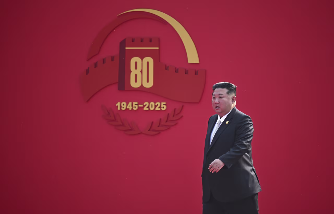 Kim Jong Un arrives at the parade.