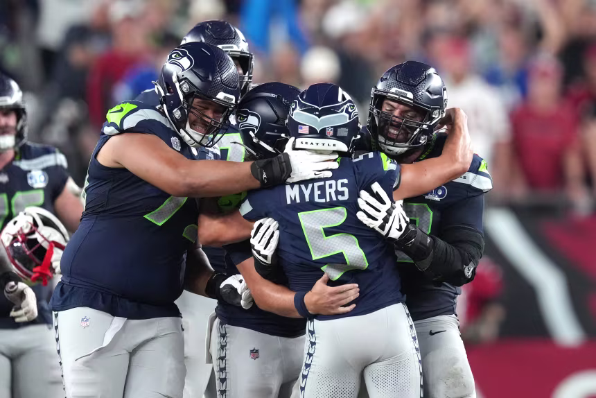 Seattle Seahawks kick last-second field goal to stave off fourth-quarter comeback from Arizona Cardinals