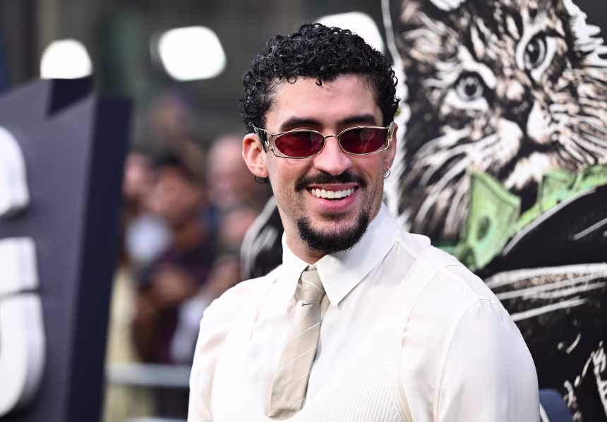  Benito Antonio Martinez Ocasio (aka Bad Bunny) attends a movie premiere in New York in August. (Evan Agostini/Invision/AP)
