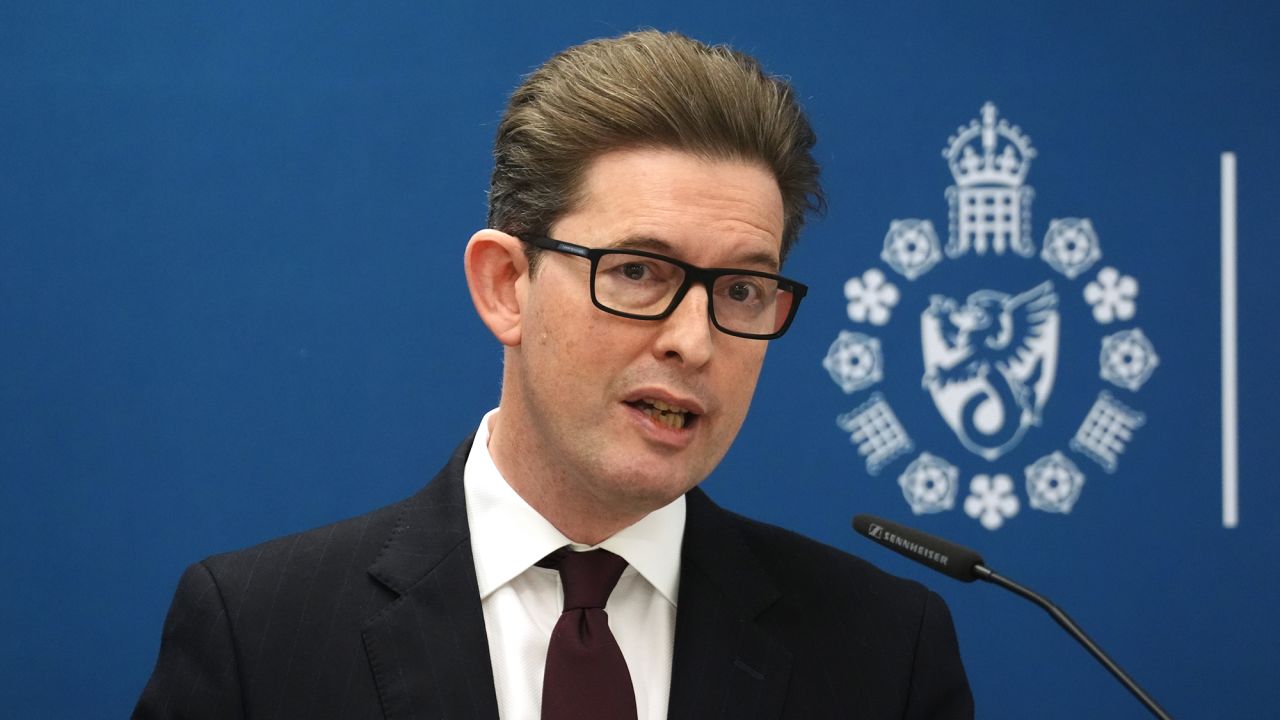 EMBARGOED TO 1300 THURSDAY OCTOBER 16 Director General of MI5 Sir Ken McCallum, delivers the annual Director General's Speech at Thames House, the headquarters of the UK's Security Service in London. Picture date: Thursday October 16, 2025. 82020864 (Press Association via AP Images)