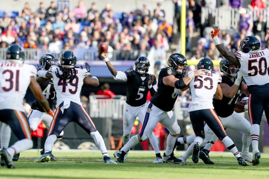 Tyler Huntley (No. 5) made the start in Week 8 for the Ravens in Jackson's absence.