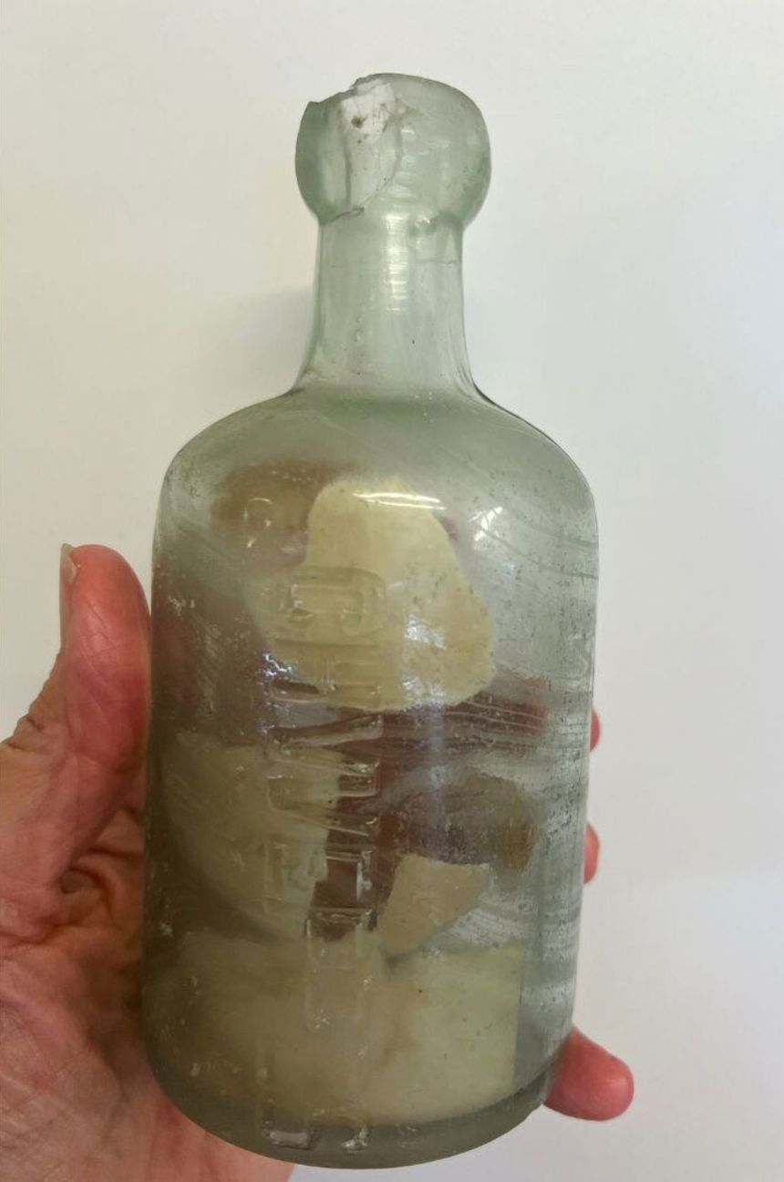 This photo provided by Deb Brown shows a bottle with letters inside in Condingup, Australia, Saturday, Oct. 25, 2025. (Deb Brown via AP)