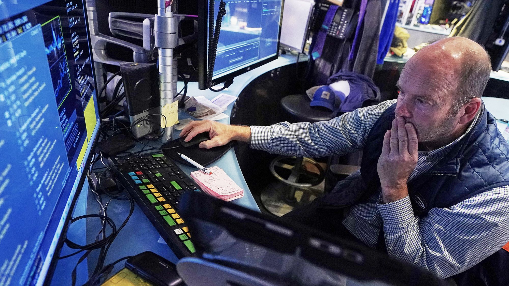 Dow falls 650 points and tech stocks slide as traders dial back expectations for Fed rate cuts