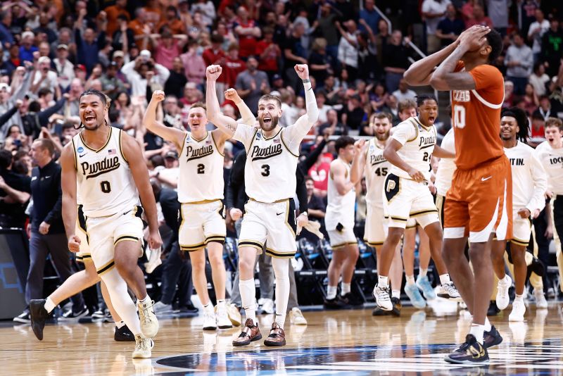 The Sweet 16 starts with two nail-biters and Purdue and Iowa are moving on. Here’s what to know | CNN