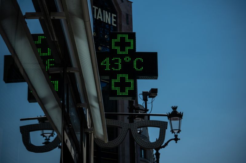 Western Europe breaks temperature record as summer heatwaves and wildfires persist; heat has killed over 25,000 across Europe
