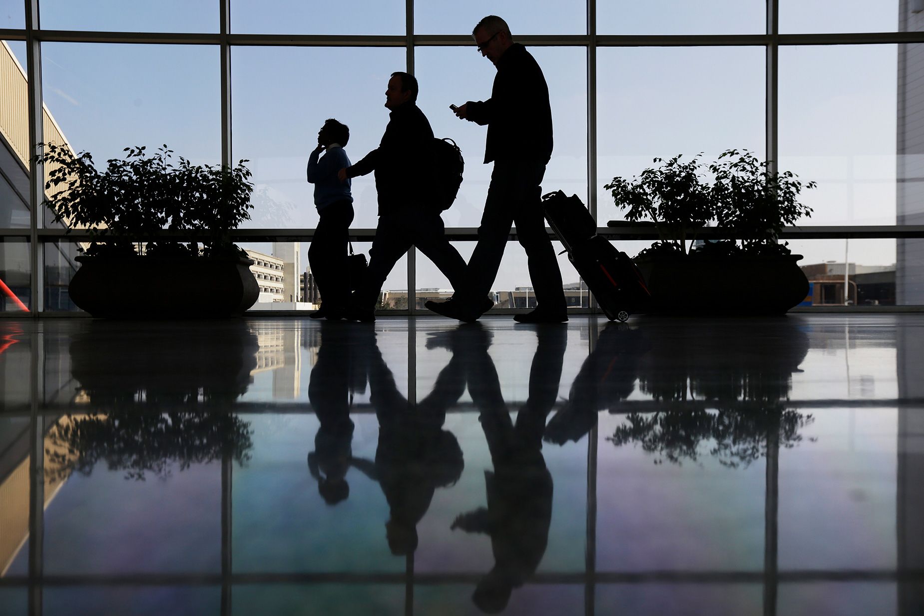 AIRSIDE CRIME: RED ALERT AT THE AIRPORT!