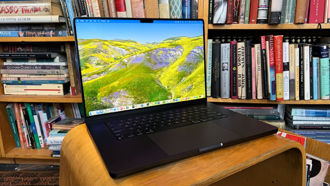 Apple-MacBook-Pro-16inch-M3-Max-cover-1.jpg