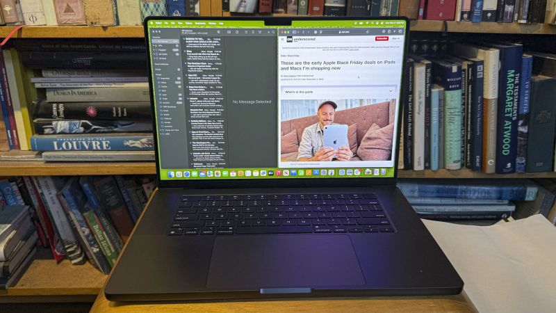 MacBook本体 Macbook Pro (M4) 16GB/500GB Apple MacBook Pro 16