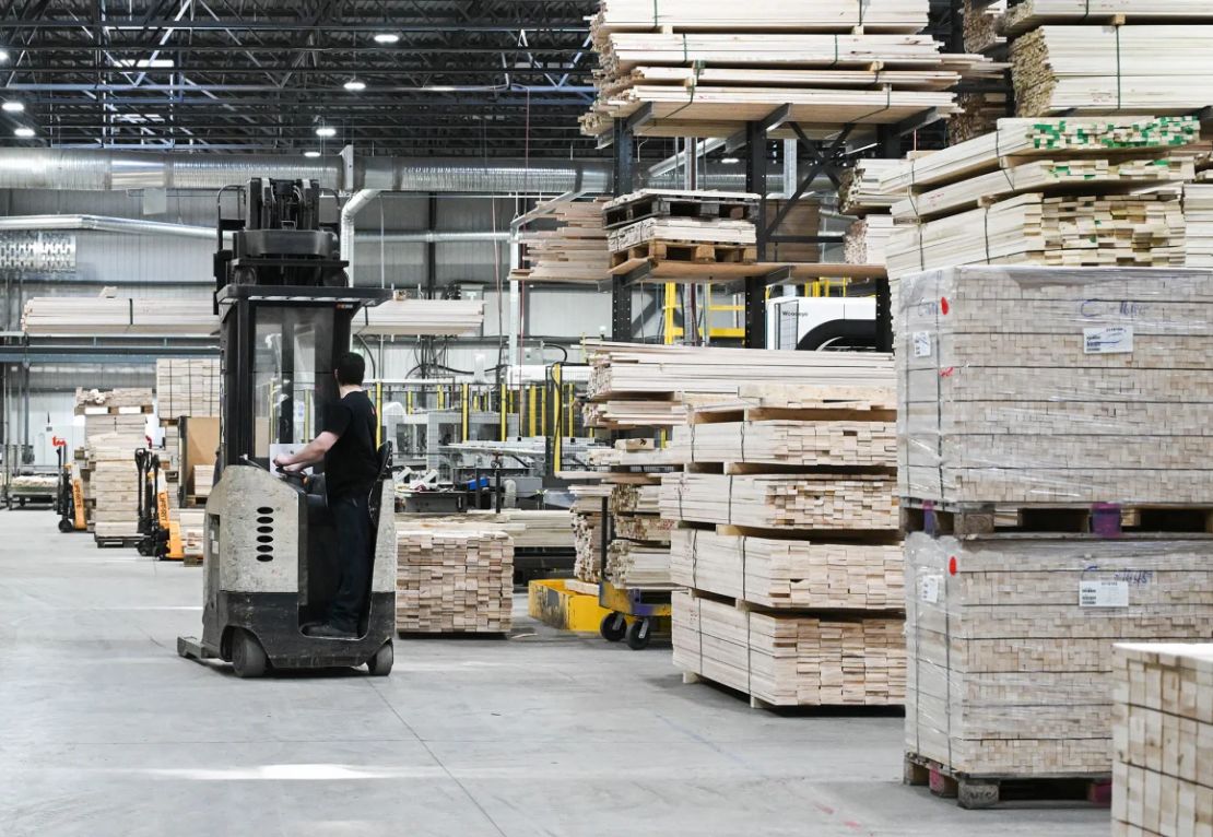 El presidente Donald Trump amenazó con imponer aranceles a todas las importaciones de madera de Estados Unidos el 2 de abril. Sin embargo, a principios de esta semana dijo que podrían llegar "más adelante".