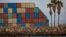 Contenedores en el puerto de Long Beach en Long Beach, California, el 12 de mayo.