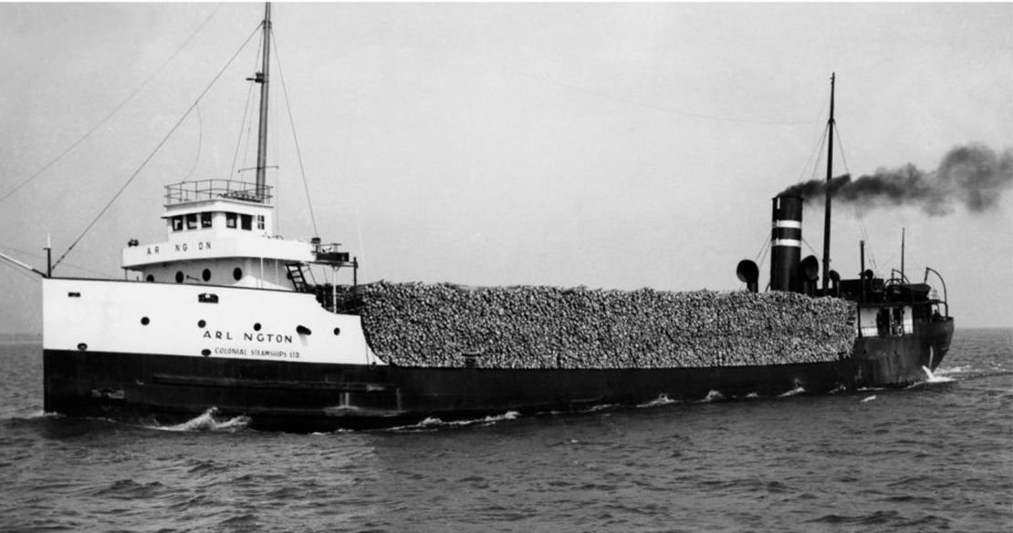 When it sank on May 1, 1940, SS Arlington was carrying grain.