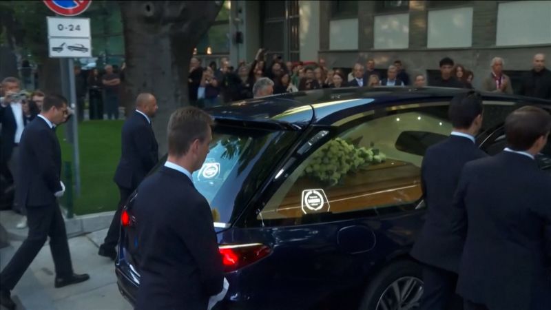 Crowds line up to pay tribute to designer Giorgio Armani
