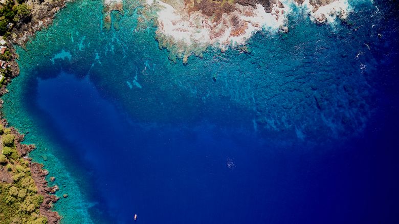 GAO shot - ASU boats in Honaunau Bay - 25Jan2020.