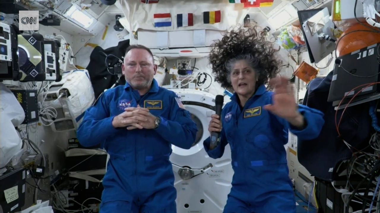 astronautas recorrido estacion espacial trax.00_00_48_04.Still001.jpg