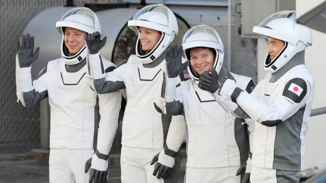La misión Crew-10 incluye a Kirill Peskov, de Roscosmos; Nichole Ayers y Anne McClain, de la NASA; y Takuya Onishi, de la JAXA.