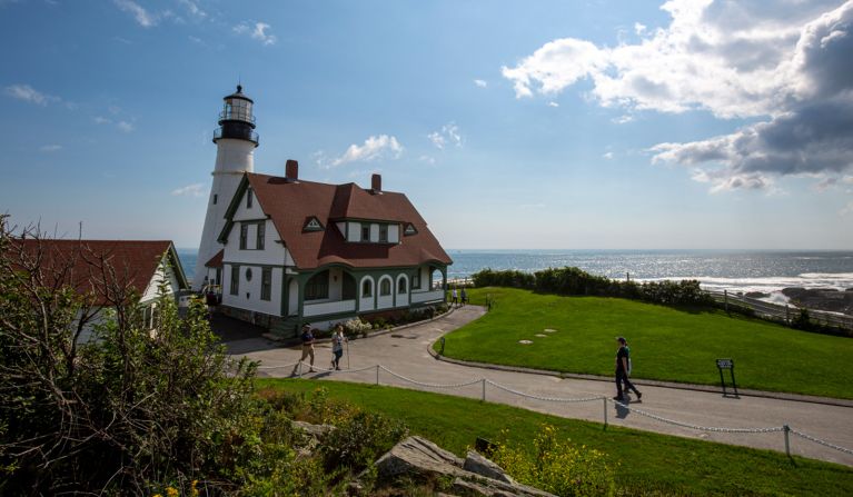 <strong>Portland Head Light:</strong> This lighthouse sits on a promontory looking out over Portland Harbor and Casco Bay. The original tower was first lit in 1791.