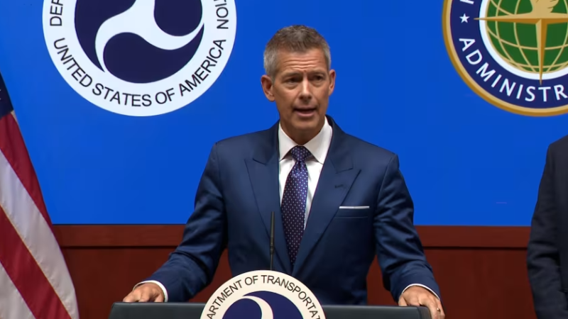 El Gobierno de Trump reducirá el tráfico en 40 aeropuertos de EE.UU. a partir de este viernes si el cierre continúa | CNN