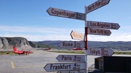 Un nuevo aeropuerto y nuevos vuelos internacionales abrirán Groenlandia al turismo.