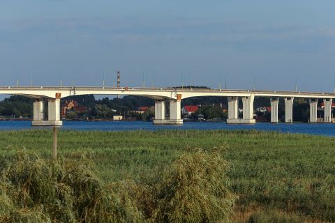 A view of the Antonivskyi bridge across Dnipro river in the Russia-controlled Kherson region of southern Ukraine, July 23, 2022. 