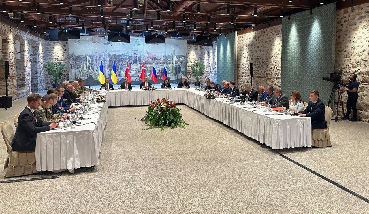Делегації з Росії та України зустрічаються в Стамбулі в п'ятницю.
